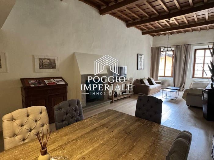 Appartamento con 6 locali in vendita in Via Maggio, Santo Spirito, Firenze