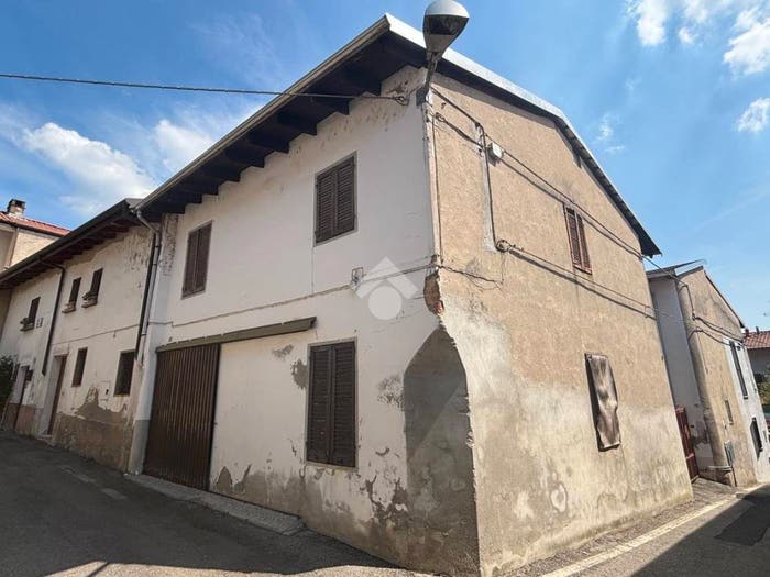 Appartamento trilocale in vendita in Via liberta', Divignano