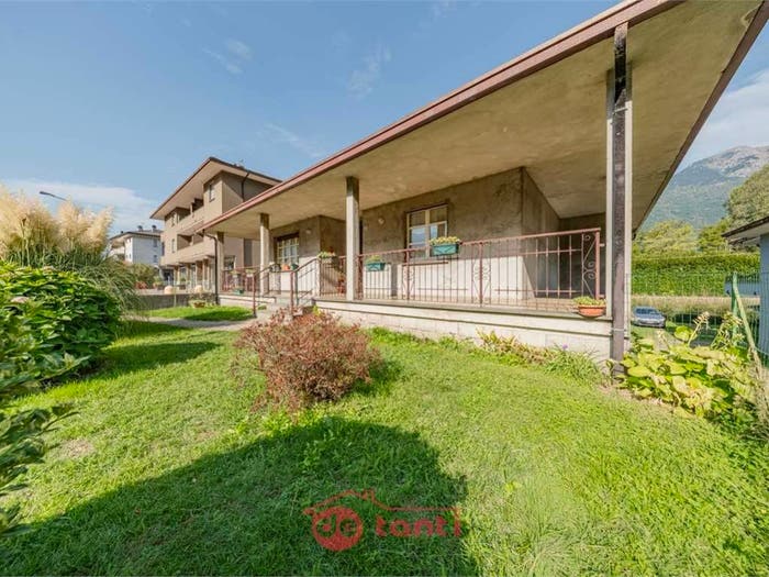 Casa con 6 locali in vendita in Via Spluga, Centro, Dubino