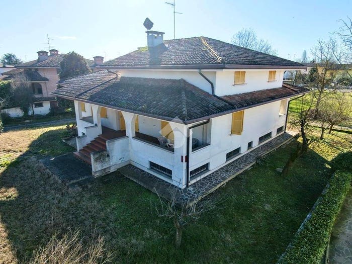 Casa con 6 locali in vendita in Via Wolfgang Amadeus Mozart, Centro, Reggiolo