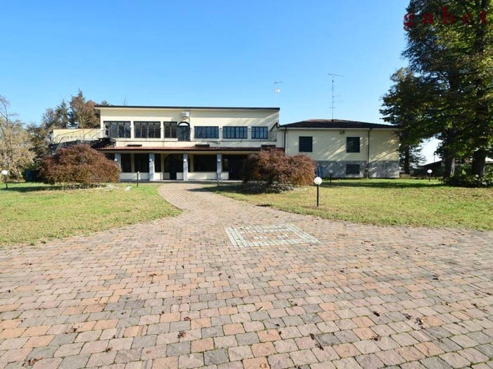 Casa con 5 locali in vendita in Località Bel Sit SNC, Bernate Ticino