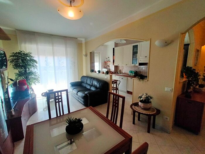 Appartamento trilocale in vendita in Vallecrosia