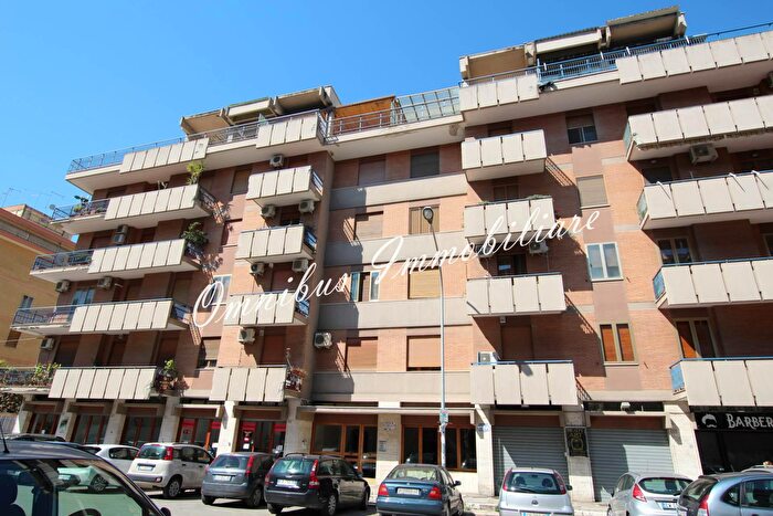 Appartamento con 5 locali in vendita in Via Gissi, Foggia