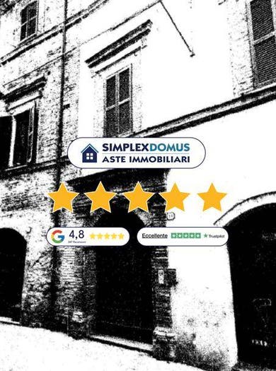 Appartamento con 6 locali in vendita in Via Amedeo di Savoia, Centro, Cannara