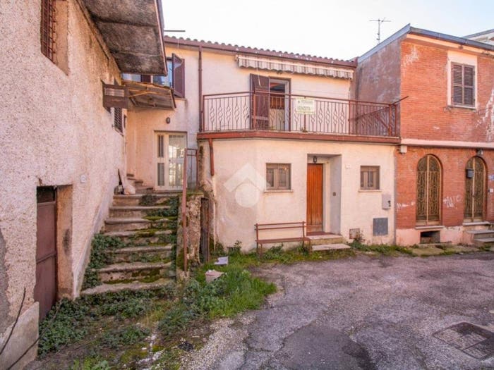 Casa quadrilocale in vendita in Borgo Provaroni, Poggio Bustone