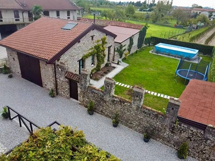 Casa con 6 locali in vendita in Via della Roggia, Torreano