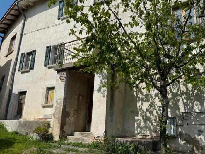 Casa quadrilocale in vendita in Località Monte, Varano de' Melegari