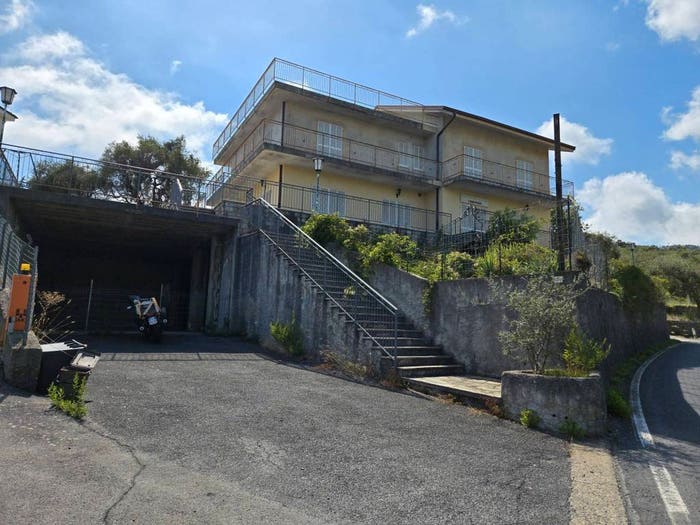 Casa trilocale in vendita in Via Provinciale, Pantai, Costarainera