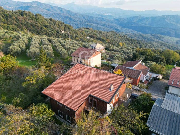 Appartamento con 6 locali in vendita in Via Stella Traversa, Centro, Orria