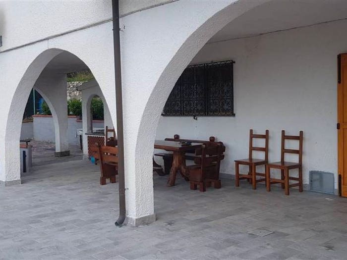Casa con 6 locali in vendita in Marliana