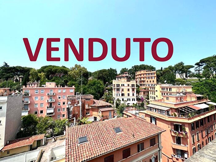 Appartamento trilocale in vendita in Via Angelo Tittoni, Trastevere, Roma