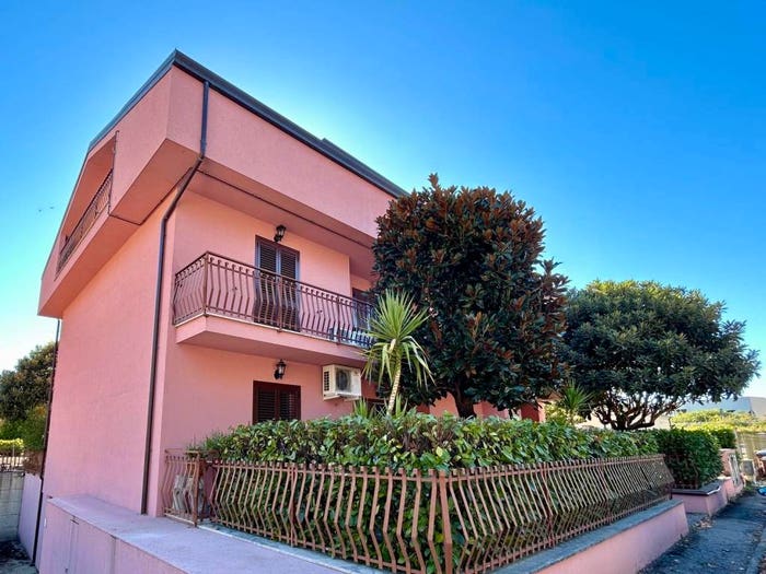 Casa trilocale in vendita in Via Bruno Buozzi, Centro, Deruta