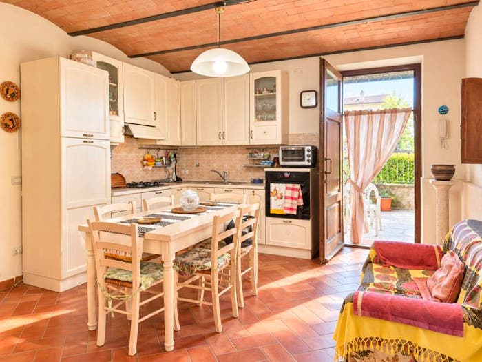Appartamento trilocale in vendita in Via dei Molini, Centro, Asciano