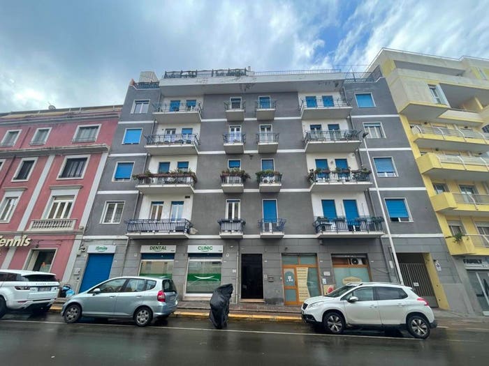 Appartamento con 5 locali in vendita in Via della Pineta, Bonaria, Cagliari