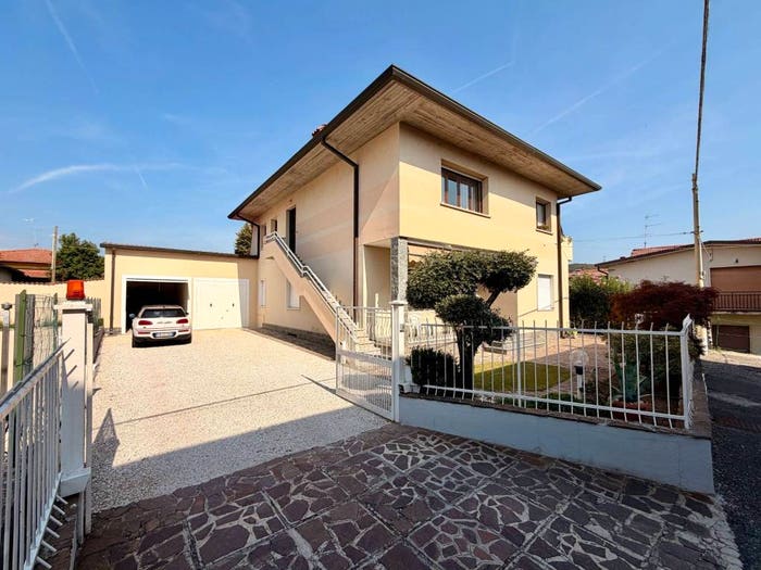 Appartamento trilocale in vendita in Via Privata Ripamonti, Capriolo