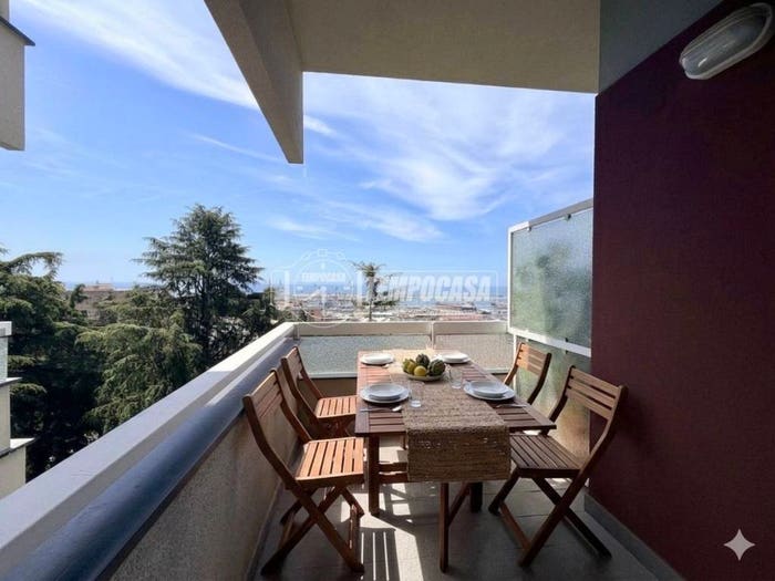 Appartamento quadrilocale in vendita in Via Rollino, Sestri Ponente, Genova