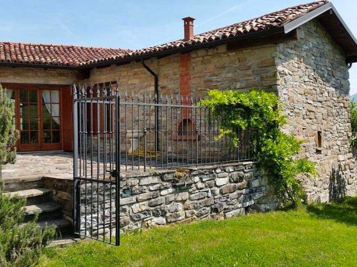 Casa con 5 locali in vendita in Bettola
