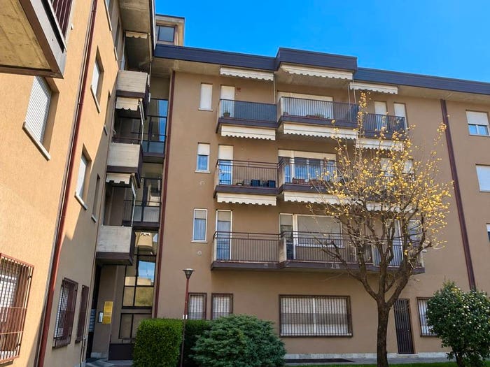 Appartamento trilocale in vendita in Via Vittorio Veneto, Bonate Sotto