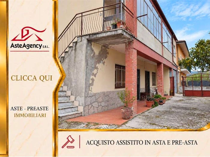 Appartamento con 6 locali in vendita in Via Appia, Ruoti
