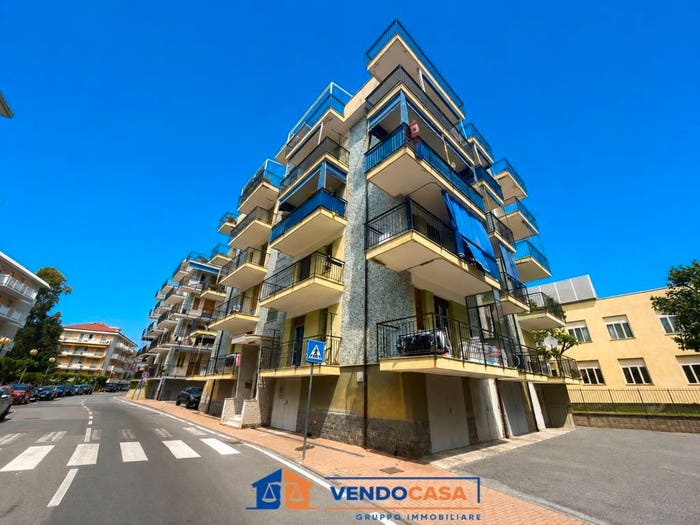 Appartamento trilocale in vendita in Via Cagliari, Borghetto Santo Spirito