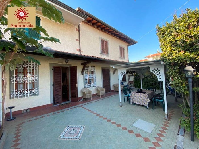 Casa trilocale in vendita in Via Francesco Carrara, Centro, Forte dei Marmi