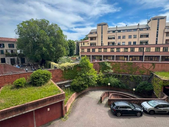 Appartamento quadrilocale in vendita in Via Pietro Panzeri, Ticinese, Milano