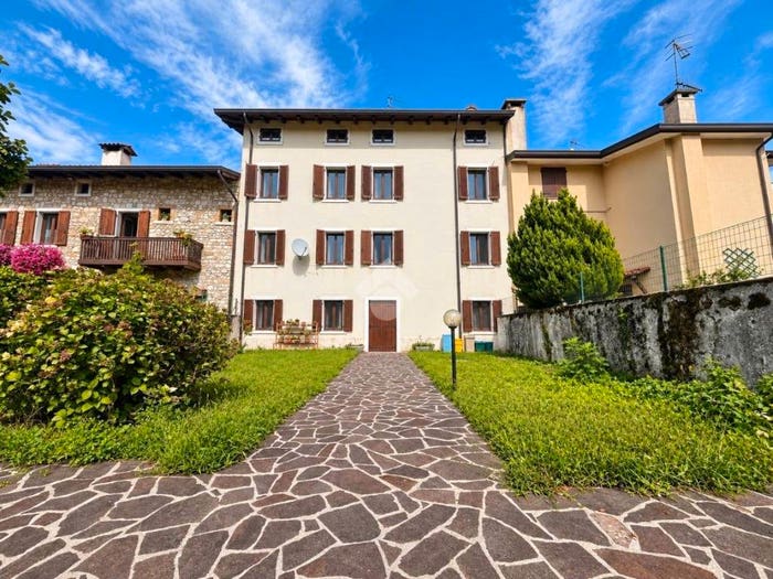 Casa con 6 locali in vendita in Via Colle, Centro, Maniago