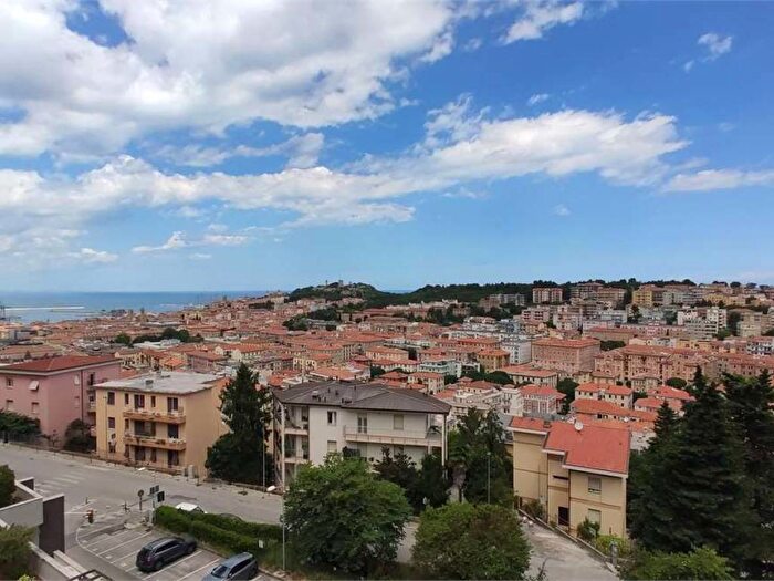 Appartamento quadrilocale in vendita in Borgo Rodi, Ancona