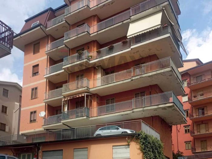 Appartamento con 6 locali in vendita in Via Dei Gigli, Centro, Lagonegro