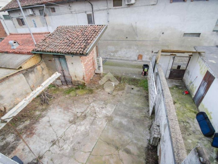 Casa con 5 locali in vendita in Via Dott A Vernetti, Montanaro