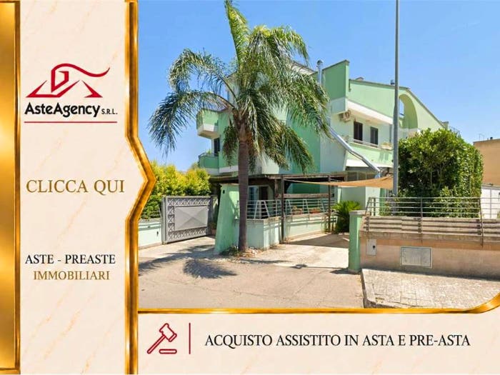 Appartamento quadrilocale in vendita in Via Raffaele Marra, Centro, Galatone