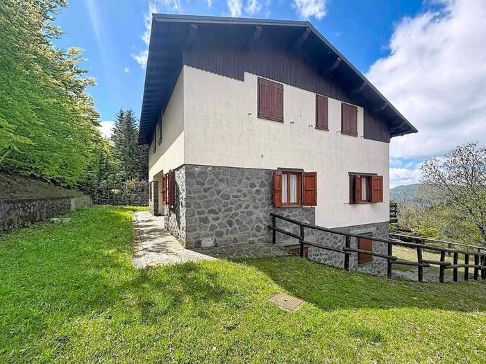 Casa con 6 locali in vendita in Doganaccia, Abetone Cutigliano