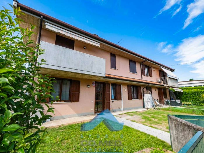 Appartamento quadrilocale in vendita in Via Vittorio Veneto, Centro, San Paolo d'Argon