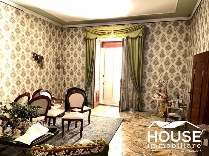 Casa quadrilocale in vendita in Via Roma, Regalbuto