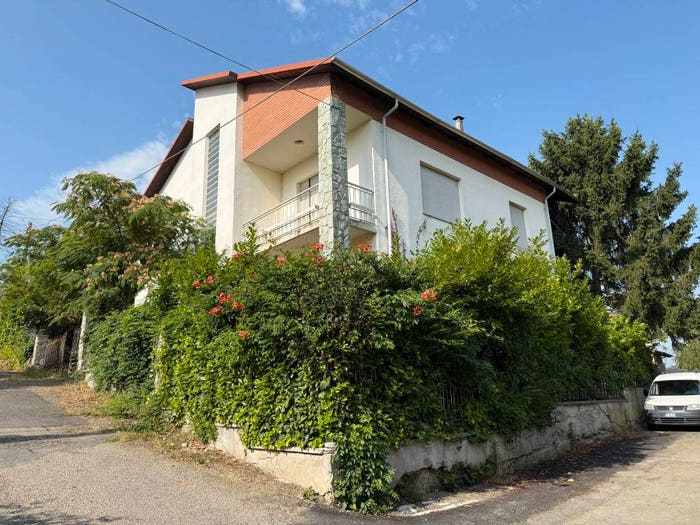 Casa con 6 locali in vendita in Via Angelo Benso, Centro, Castagnole delle Lanze