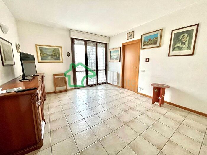 Appartamento trilocale in vendita in Via Lazzaro Palazzo, Revellino Campo Marte, Lodi