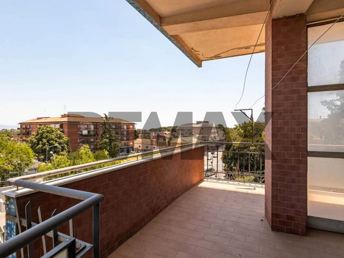 Appartamento con 6 locali in vendita in Via Santa Maria di Gesù, Centro, Caltagirone