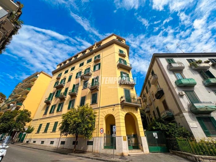 Appartamento quadrilocale in vendita in Via Domenico Fontana, Arenella, Napoli