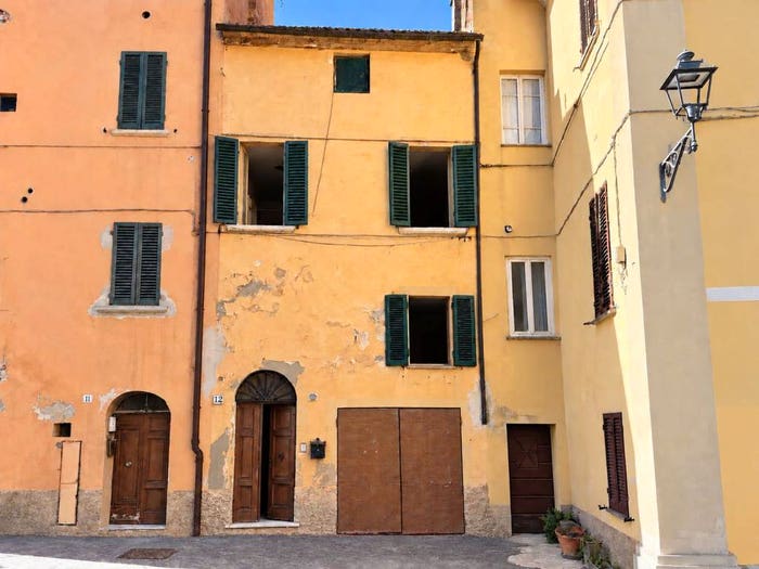 Casa quadrilocale in vendita in Piazza Santa Cecilia, Centro, Foiano della Chiana