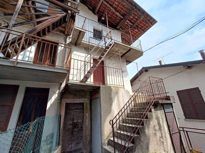 Casa trilocale in vendita in Via San Bartolomeo, Calogna, Lesa