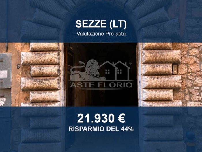 Appartamento quadrilocale in vendita in Via Roma, Centro, Sezze