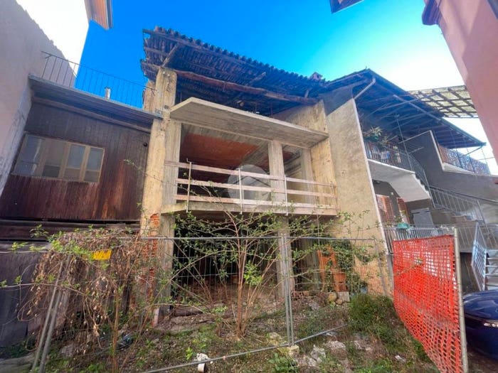 Casa quadrilocale in vendita in Vicolo Padovani, Centro, Giaveno