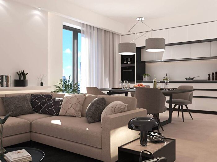 Appartamento trilocale in vendita in Piazza Giovanni XXIII, Cagliari