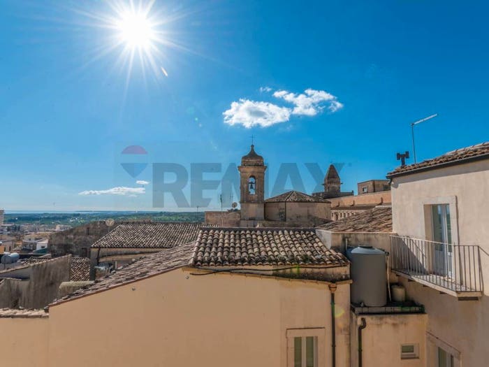 Appartamento con 5 locali in vendita in Via Cavour, Centro, Noto