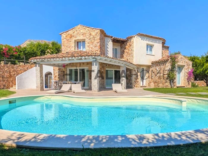 Casa quadrilocale in vendita in Castiadas