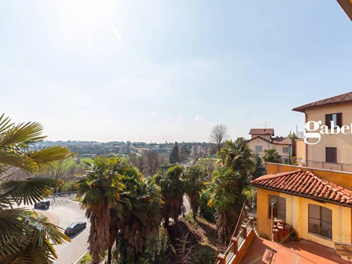 Casa quadrilocale in vendita in via Manzoni, Monticello, Monticello Brianza