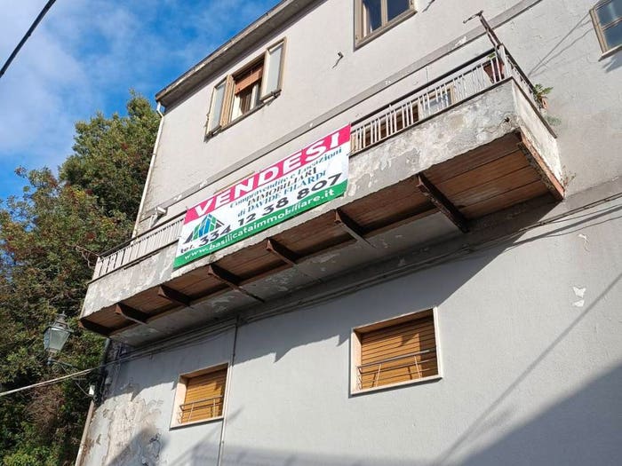 Casa con 6 locali in vendita in Via Carlo Alberto, Centro, Lauria