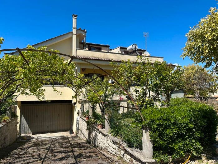 Casa con 6 locali in vendita in Via del Melograno, Falasche Armellino, Anzio