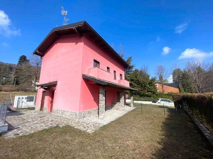Casa trilocale in vendita in Vicolo Brenta, Lanzo D'Intelvi, Alta Valle Intelvi