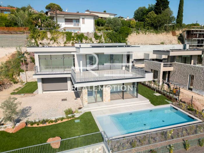 Casa quadrilocale in vendita in Costermano sul Garda